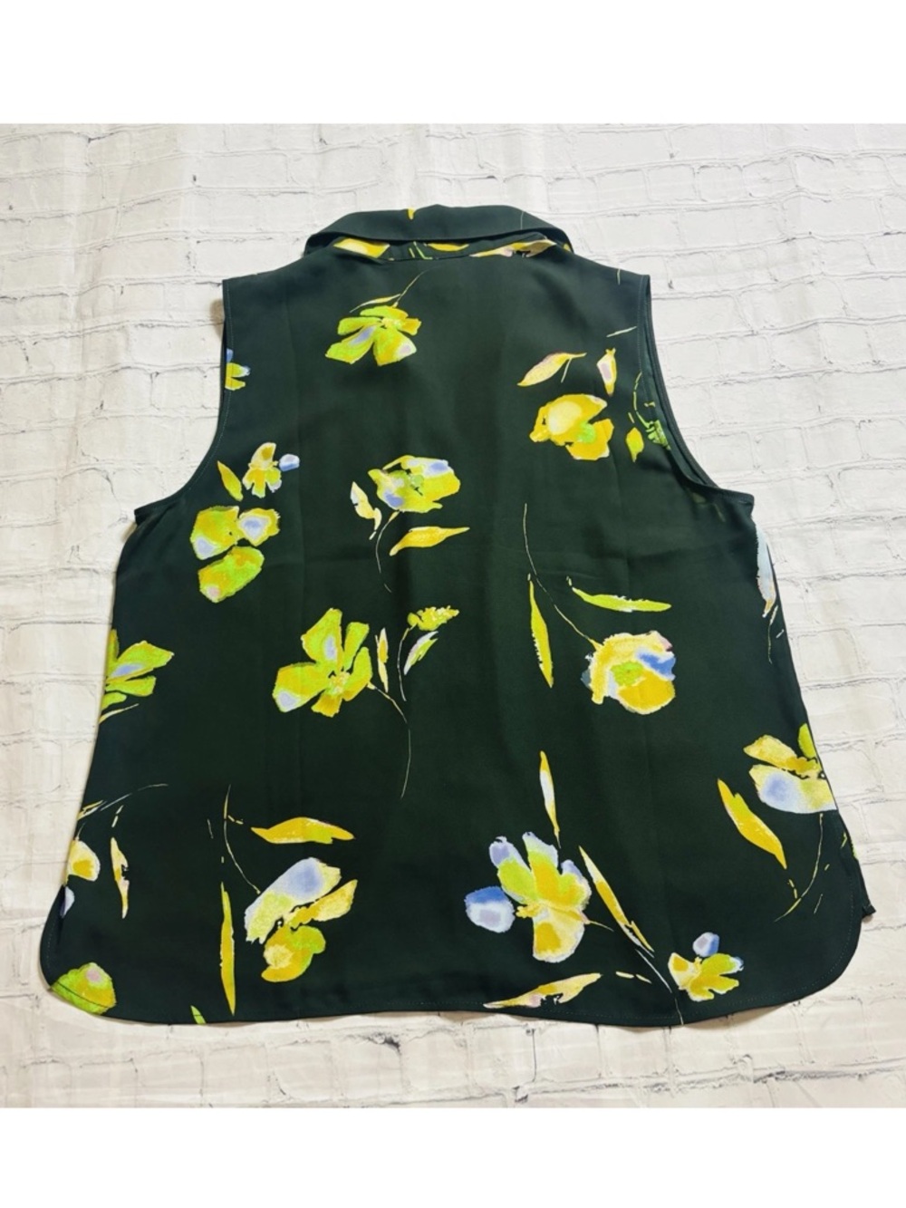 CAbi Women's Placid Button Sleeveless Top Multicolor Floral Size M #4740 Green - Picture 11 of 12